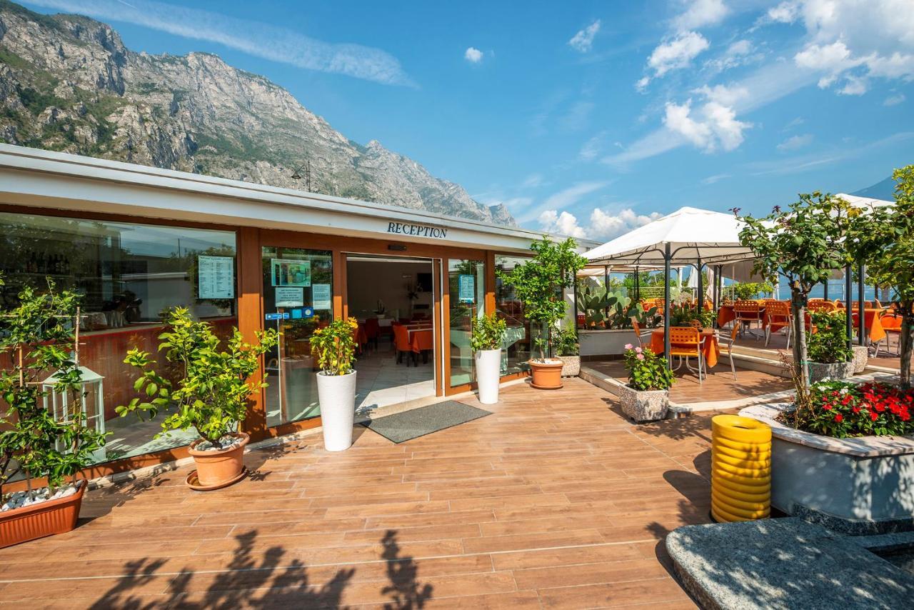 Garda Suite Hotel (Adults Only) Лимоне-суль-Гарда Экстерьер фото